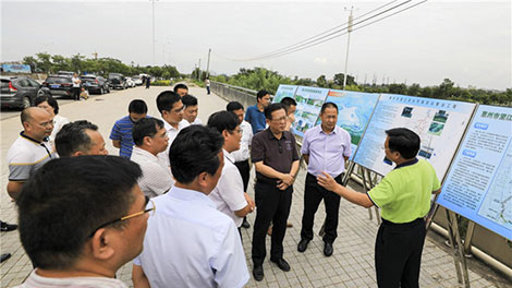 省环保厅副厅长李辉率队视察望江河Q沥Q水环境l合整治工程